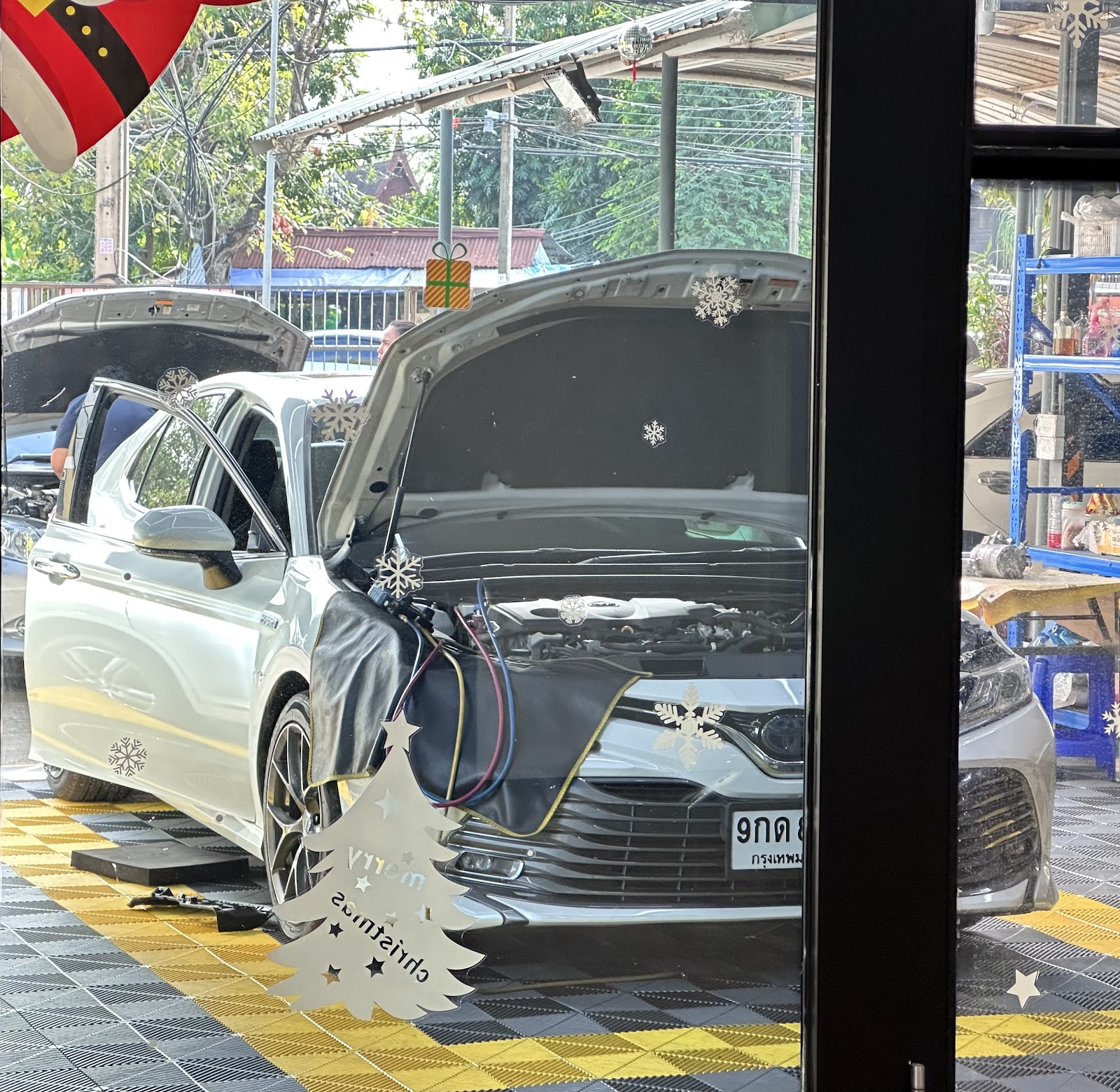 ลีออโต้แอร์ ซ่อมแอร์รถยนต์